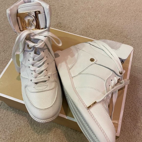 NWT Michael Kors white high top sneakers size 8.5 - Picture 1 of 8